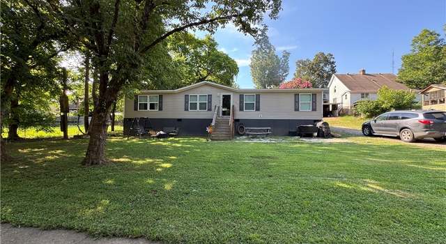 Photo of 325 South Ave, Seneca, SC 29672