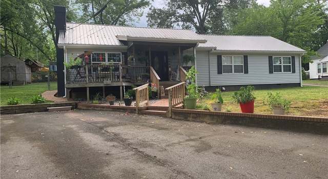 Photo of 205 Powell St, Easley, SC 29640