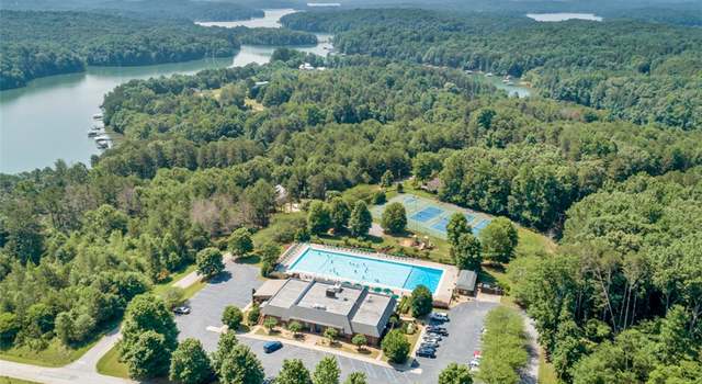 Photo of 112 Jefferson Dr, Westminster, SC 29693