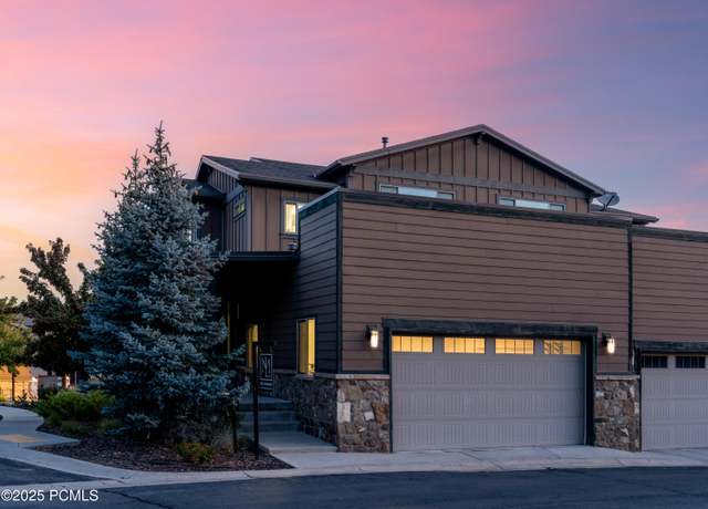 Property at 819 S Edgewater Ct, Huntsville, UT 84317, 4 beds, 4.5 baths
