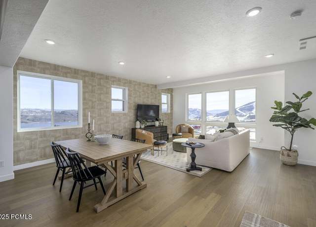 Property at 2013 Pinnacle Ln, Heber City, UT 84032, 3 beds, 2.5 baths
