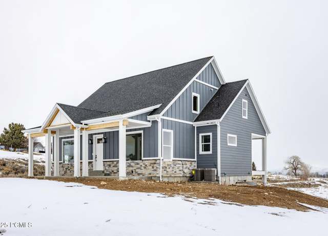 Property at 2678 S Eagle Dr, Garden City, UT 84028, 4 beds, 4.5 baths