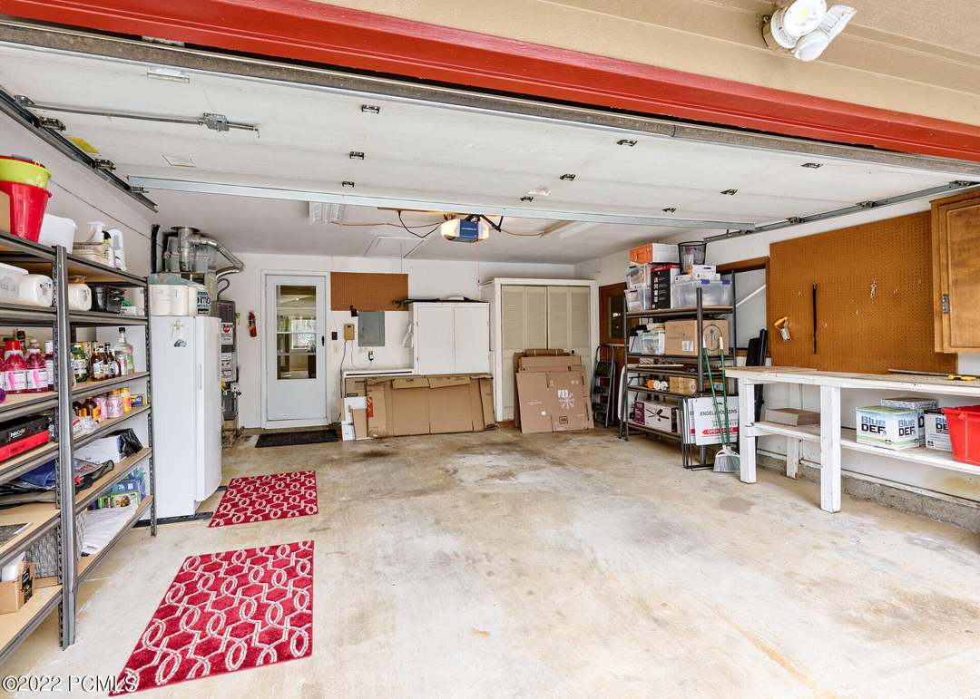 6820 Sunset Way