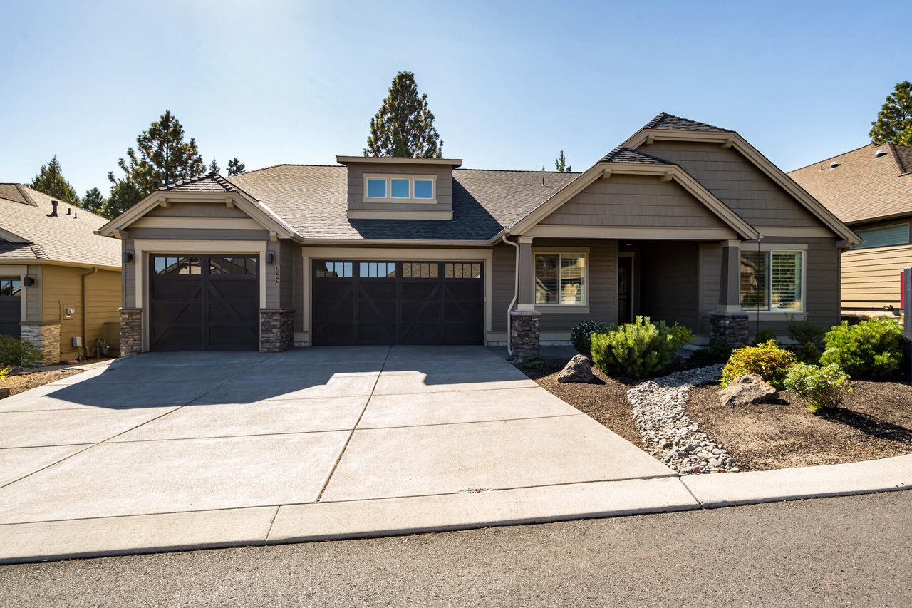 2509 NW Pine Terrace Dr, Bend, OR 97703
