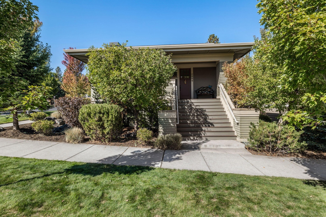 2494 NW Crossing Dr, Bend, OR 97703 MLS 220154746 Redfin