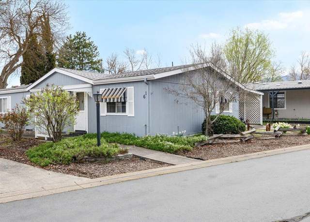 Property at 4624 S Pacific Hwy #61, Phoenix, OR 97535, 3 beds, 2 baths