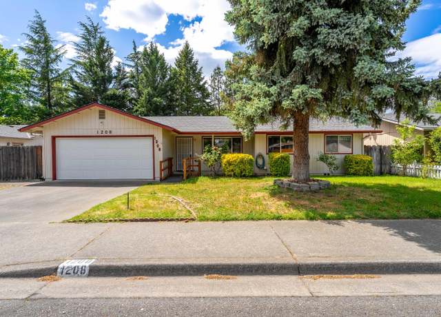 Property at 1208 SW Cottonwood St, Grants Pass, OR 97526, 3 beds, 2 baths