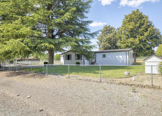 Property at 210 Sycamore Dr, Grants Pass, OR 97526, 3 beds, 2 baths