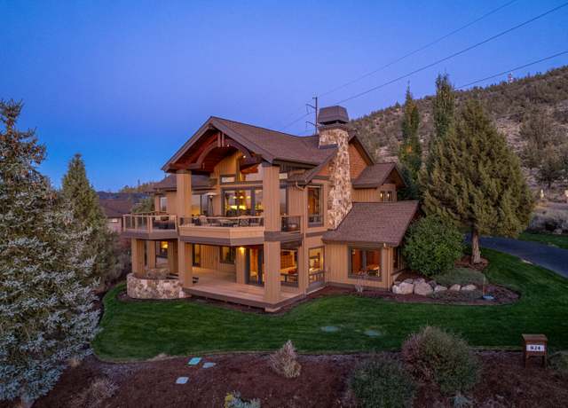 Property at 824 Highland View Loop, Redmond, OR 97756, 4 beds, 4.5 baths