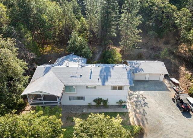 Property at 4057 Cloverlawn Dr, Grants Pass, OR 97527, 4 beds, 2 baths