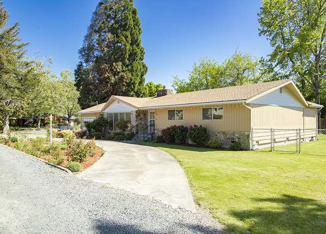 Property at 1195 E Park St, Grants Pass, OR 97527, 3 beds, 2 baths