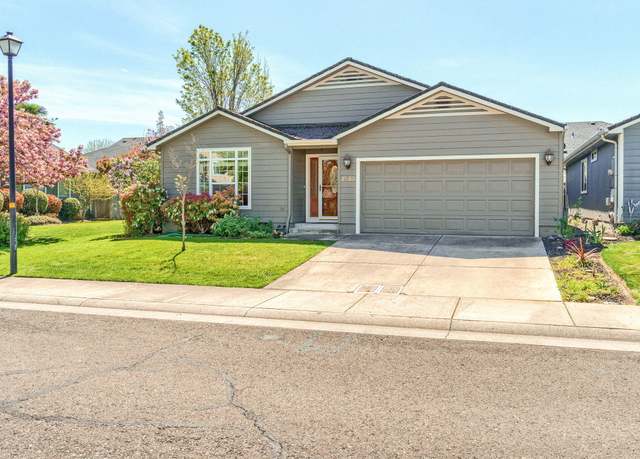 Property at 2580 Parkwood Village Ln, Central Point, OR 97502, 3 beds, 2 baths