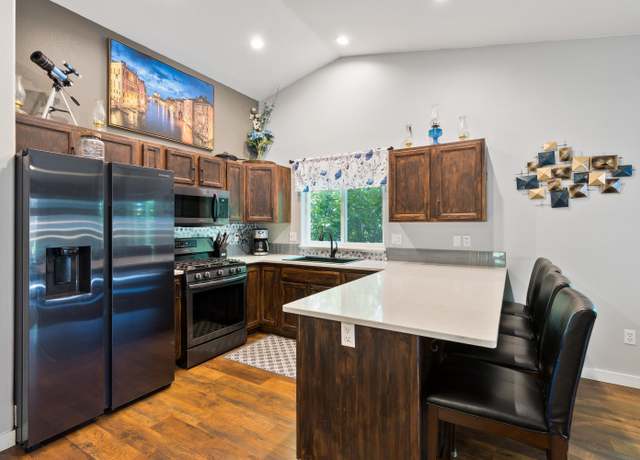 Property at 21291 Keyte Rd, Bend, OR 97701, 3 beds, 2 baths