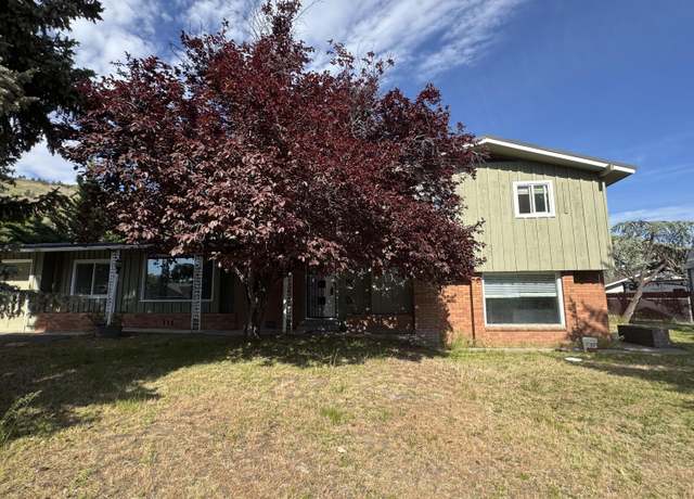 Property at 1043 Carlson Dr, Klamath Falls, OR 97603, 3 beds, 2 baths