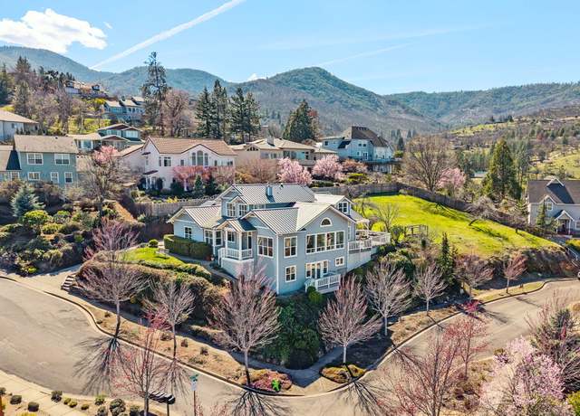 Property at 560 Sheridan St, Ashland, OR 97520, 4 beds, 3 baths