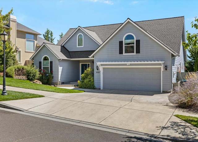 Property at 3928 Crystal Springs Dr, Medford, OR 97504, 3 beds, 2 baths
