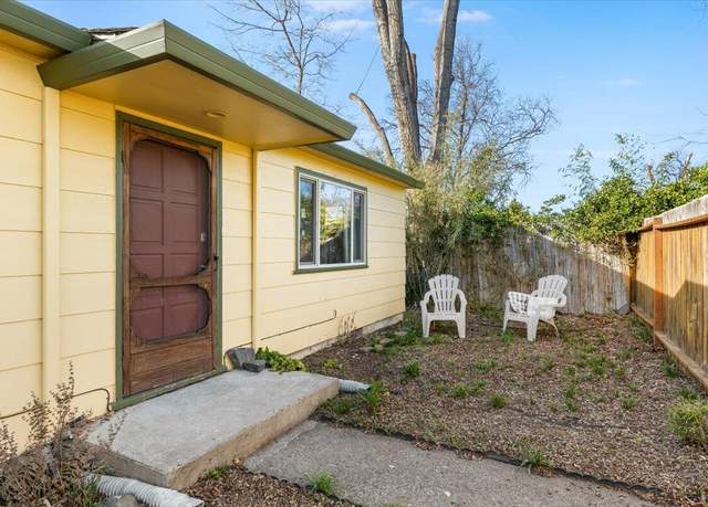 Property at 269 Garfield St, Ashland, OR 97520, 2 beds, 1 bath