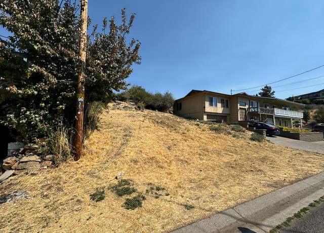 Property at 1227 Front St, Klamath Falls, OR 97601