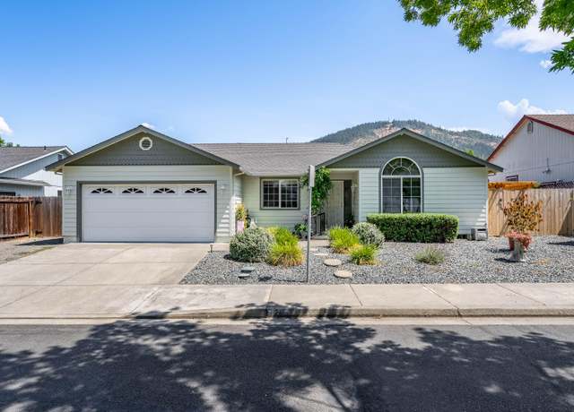Property at 1783 SE Brookhurst Way, Grants Pass, OR 97527, 3 beds, 2 baths