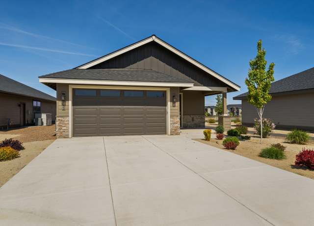 Property at 2633 NW Redwood Cir #25, Redmond, OR 97756, 2 beds, 1.5 baths