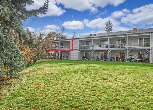 Property at 854 Twin Pines Cir #7, Ashland, OR 97520, 2 beds, 1 bath