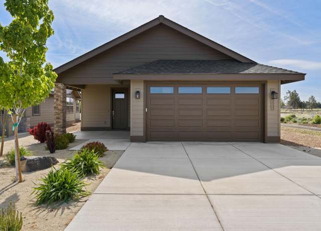 Property at 2522 NW Redwood Cir #15, Redmond, OR 97756, 1 bed, 1.5 baths