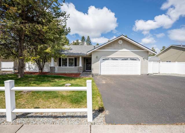 Property at 51423 Mac Ct, La Pine, OR 97739, 3 beds, 2 baths