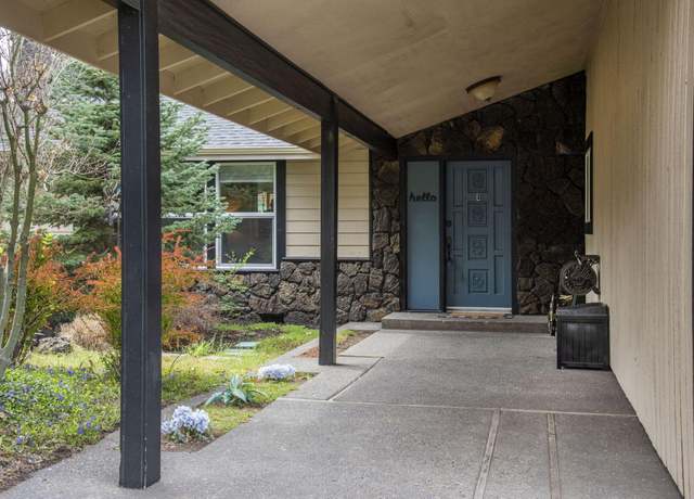 Property at 2525 NW 10th St, Redmond, OR 97756, 3 beds, 2 baths
