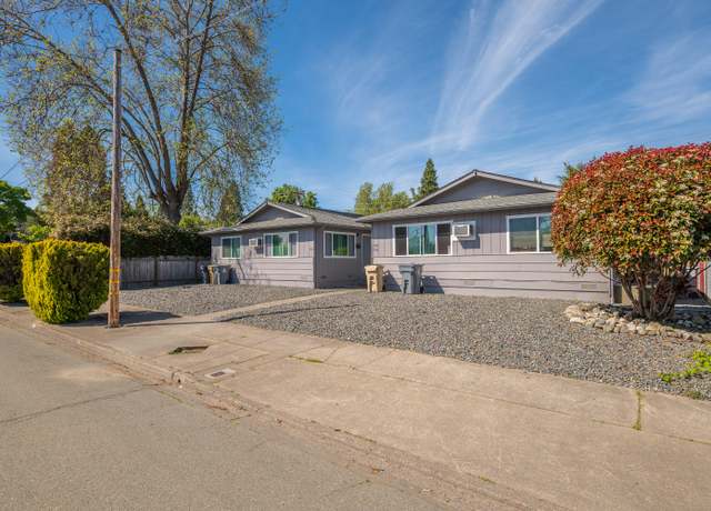 Property at 534 NW E St Unit 534-536-538, Grants Pass, OR 97526, 6 beds, 3 baths