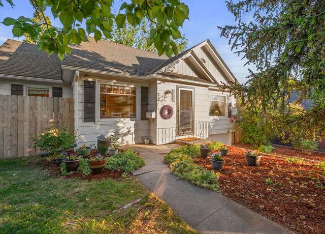Property at 1914 E Lowell St, Klamath Falls, OR 97601, 3 beds, 2 baths