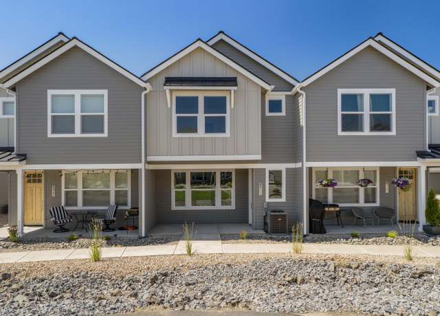 Property at 4233 SW 39th St Lot 147, Redmond, OR 97756, 3 beds, 2.5 baths