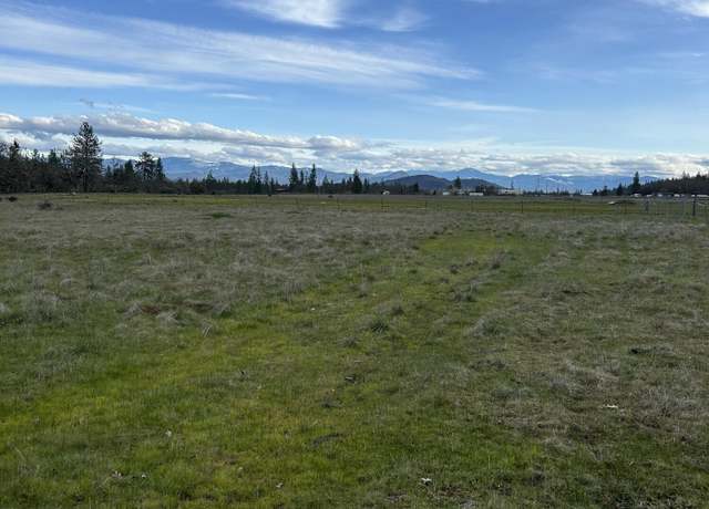 Property at 506 Greenleaf Dr, Eagle Point, OR 97524