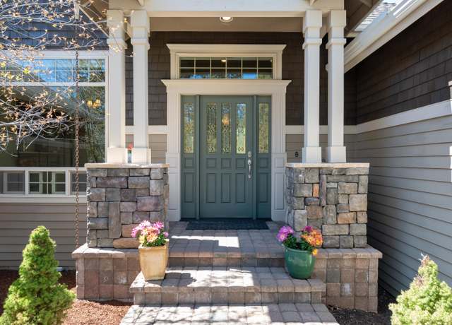 Property at 3225 NW Melville Dr, Bend, OR 97703, 3 beds, 3 baths