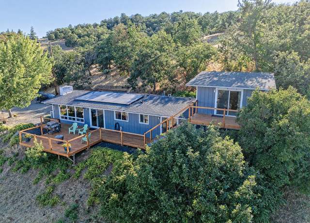 Property at 6251 Ventura Ln, Central Point, OR 97502, 3 beds, 2.5 baths