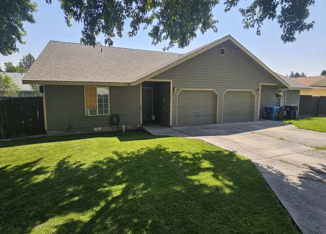 Property at 2740 SW Umatilla Ct, Redmond, OR 97756, 3 beds, 2 baths