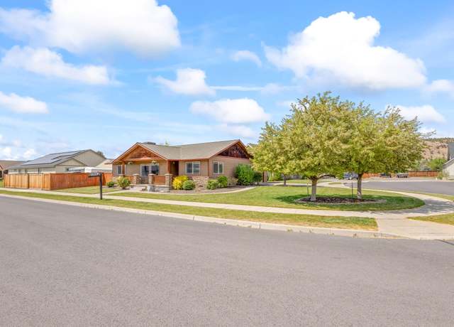 Property at 473 SE Sid Ct, Prineville, OR 97754, 3 beds, 2 baths
