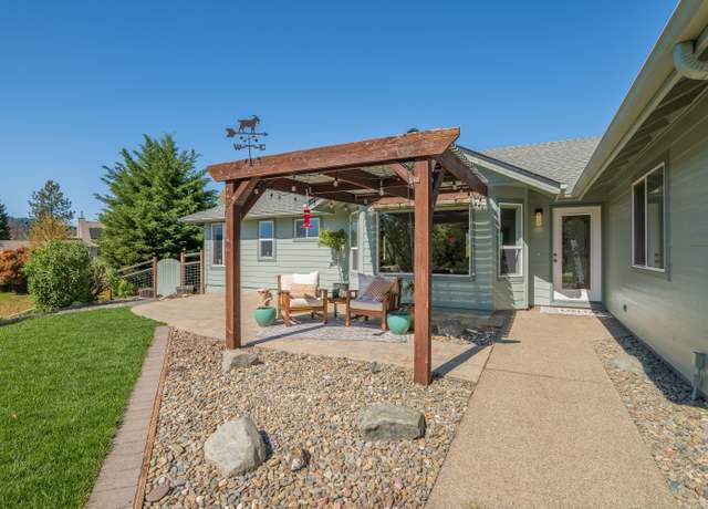 Property at 101 Eden Dr, Grants Pass, OR 97526, 3 beds, 2 baths