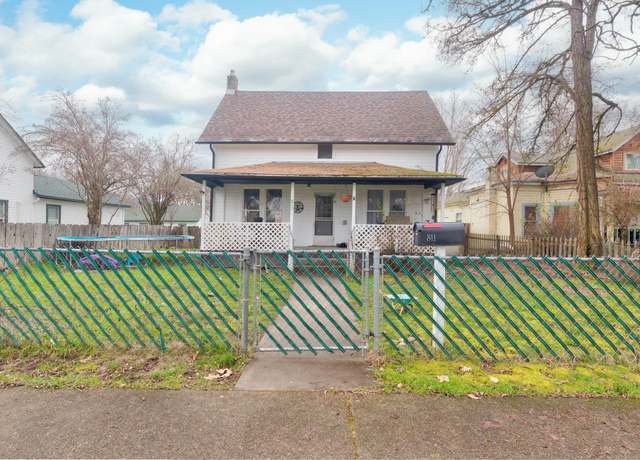 Property at 811 SW 4th St, Grants Pass, OR 97526, 4 beds, 1.5 baths