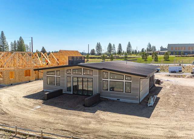 Property at 3122 NW Crossing Dr, Bend, OR 97703, 4 beds, 3.5 baths