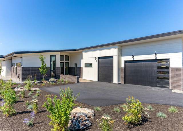 Property at 3122 NW Crossing Dr, Bend, OR 97703, 4 beds, 3.5 baths