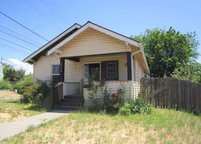 Property at 1866 Leroy St, Klamath Falls, OR 97601, 3 beds, 2 baths