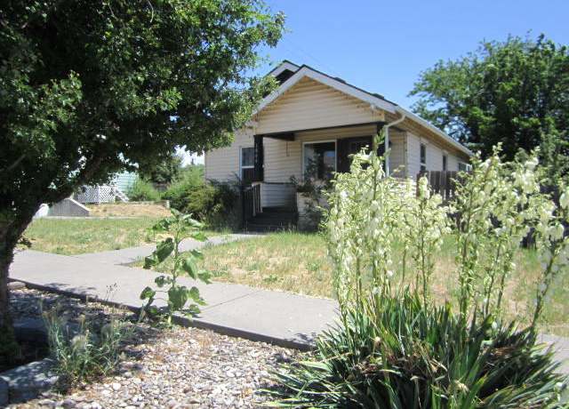 Property at 1866 Leroy St, Klamath Falls, OR 97601, 3 beds, 2 baths
