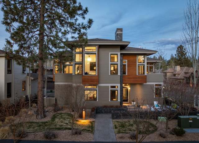 Property at 62734 Mt Hood Dr, Bend, OR 97703, 3 beds, 2.5 baths