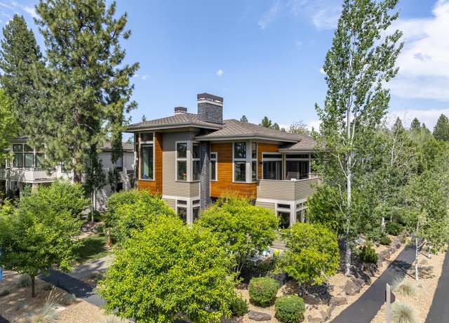 Property at 62734 Mt Hood Dr, Bend, OR 97703, 3 beds, 2.5 baths