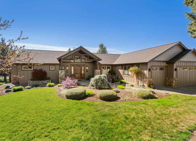 Property at 1104 Highland View Loop, Redmond, OR 97756, 3 beds, 2.5 baths
