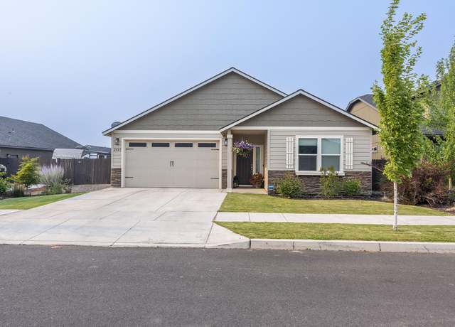 Property at 2557 NW Glen Oak Ave, Redmond, OR 97756, 4 beds, 2 baths