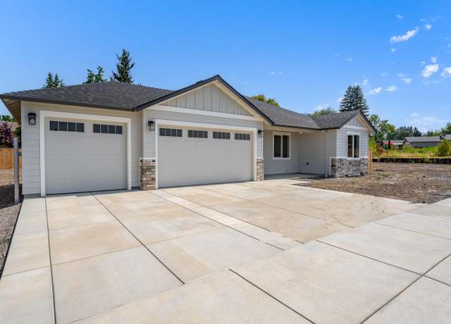 Property at 2785 Roberts Rd, Medford, OR 97504, 3 beds, 2 baths