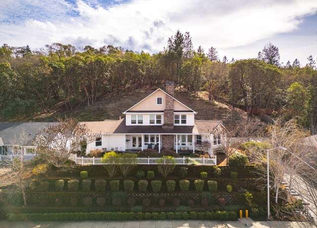 Property at 2226 SE Linden Ln, Grants Pass, OR 97527, 5 beds, 3 baths