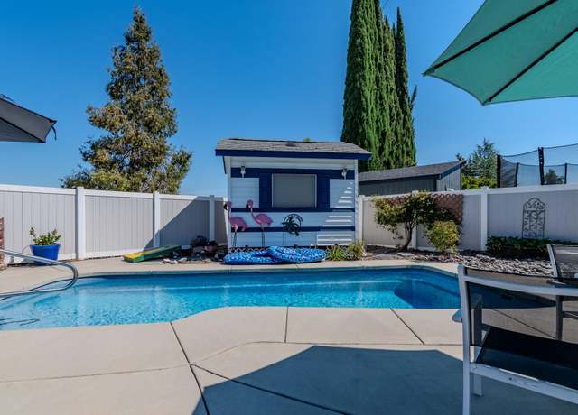 Property at 4060 Rock Way, Central Point, OR 97502, 3 beds, 2 baths