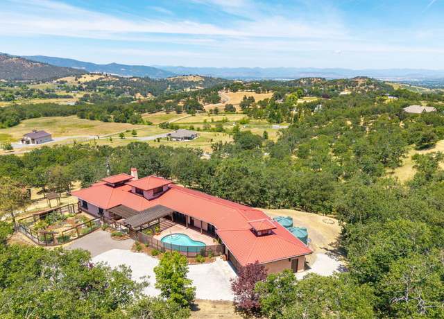Property at 5297 Dark Hollow Rd, Medford, OR 97501, 3 beds, 2 baths